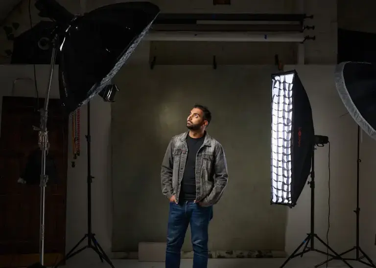 studio portrait BTS image showing studio flash set up