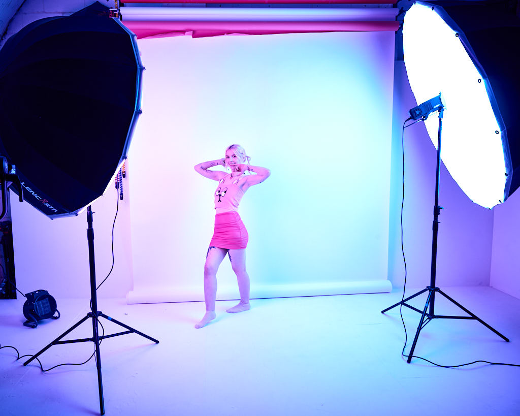 studio lights with umbrellas